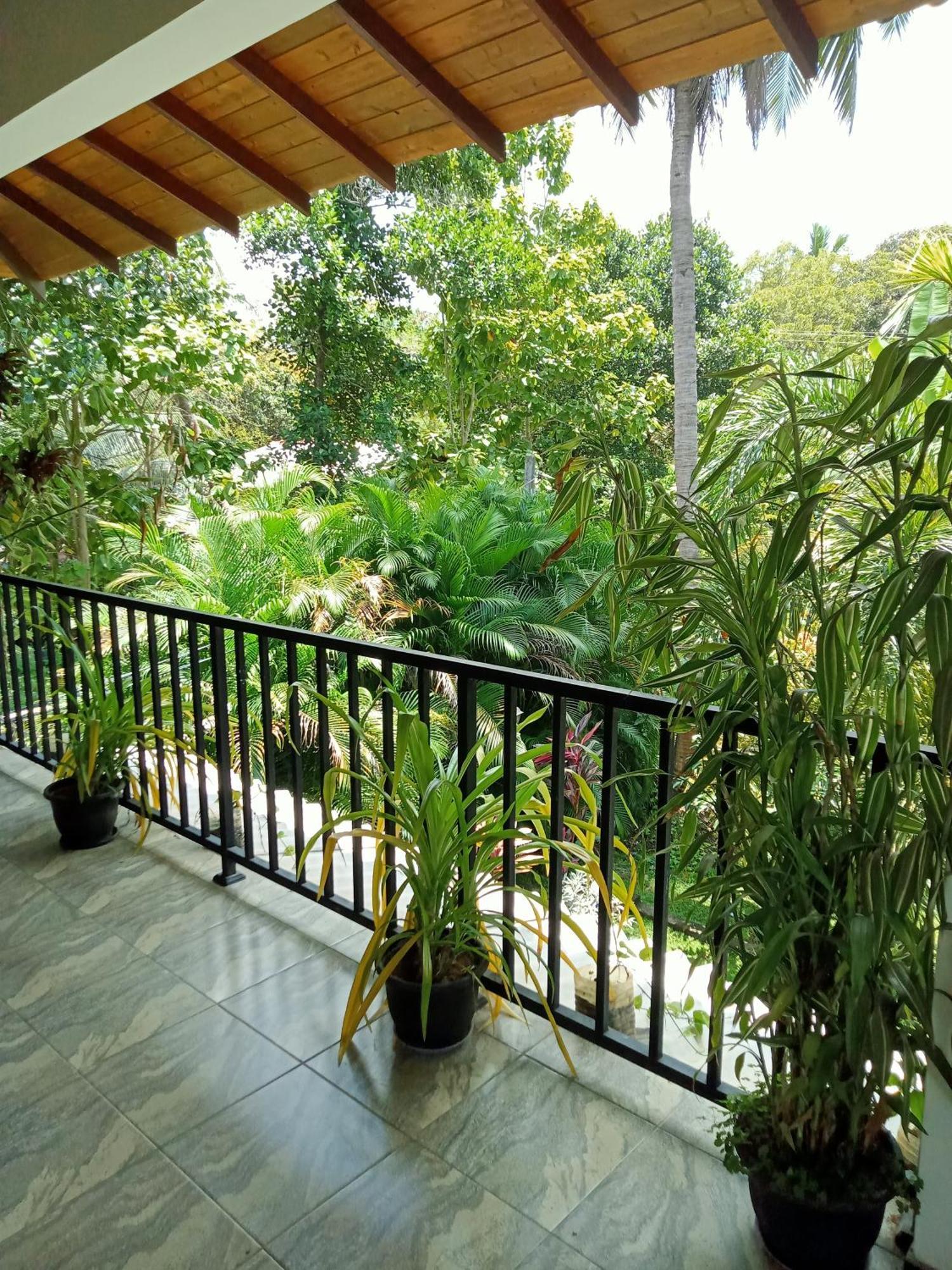 Kithmi Resort 폴로나루와 외부 사진